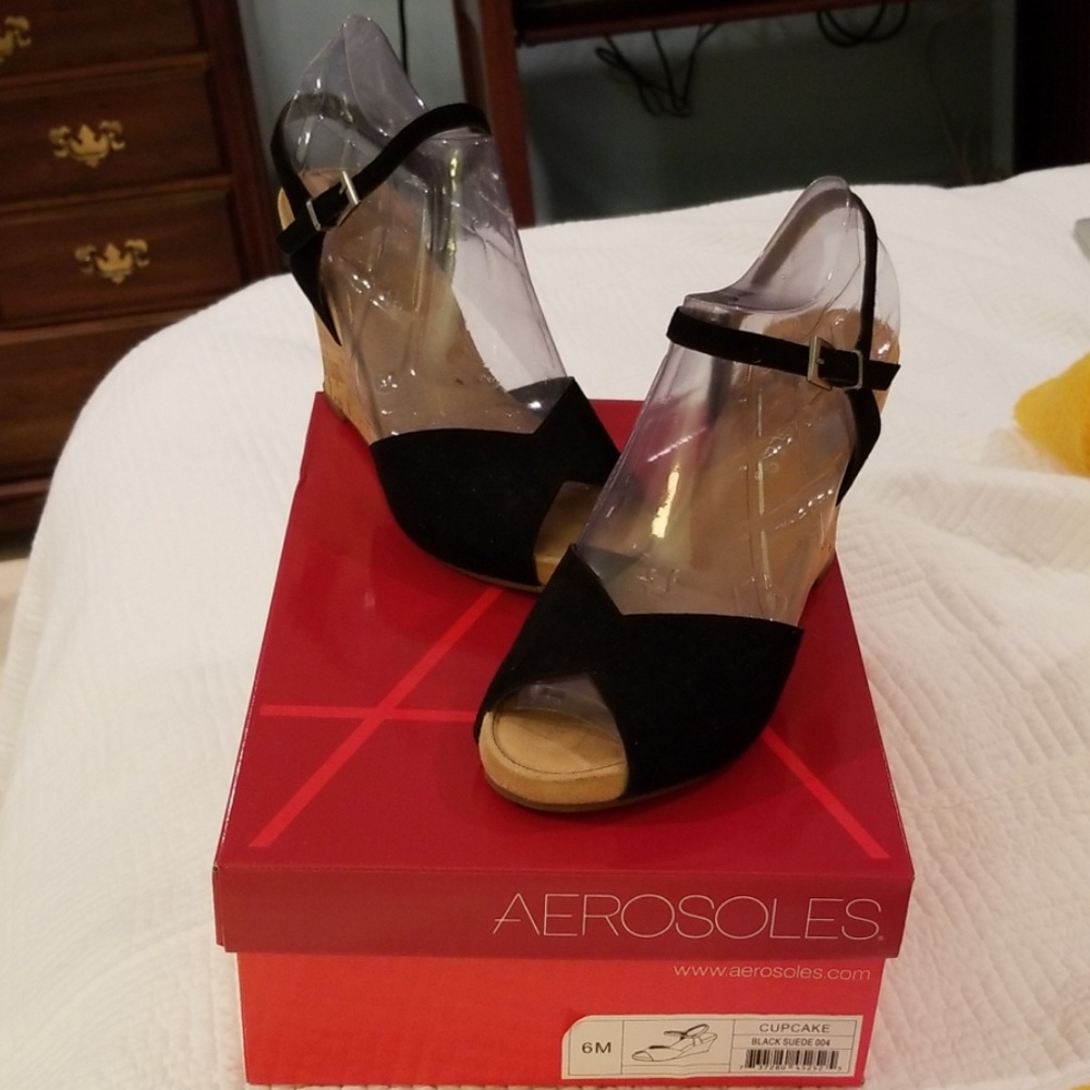Aerosole wedge shoes